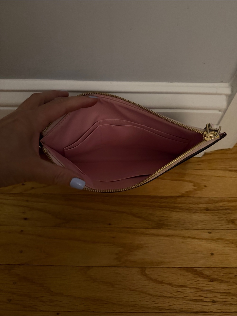 Gucci Floral GG Canvas Zip Clutch in Brown and Pink - Picture 2 of 3